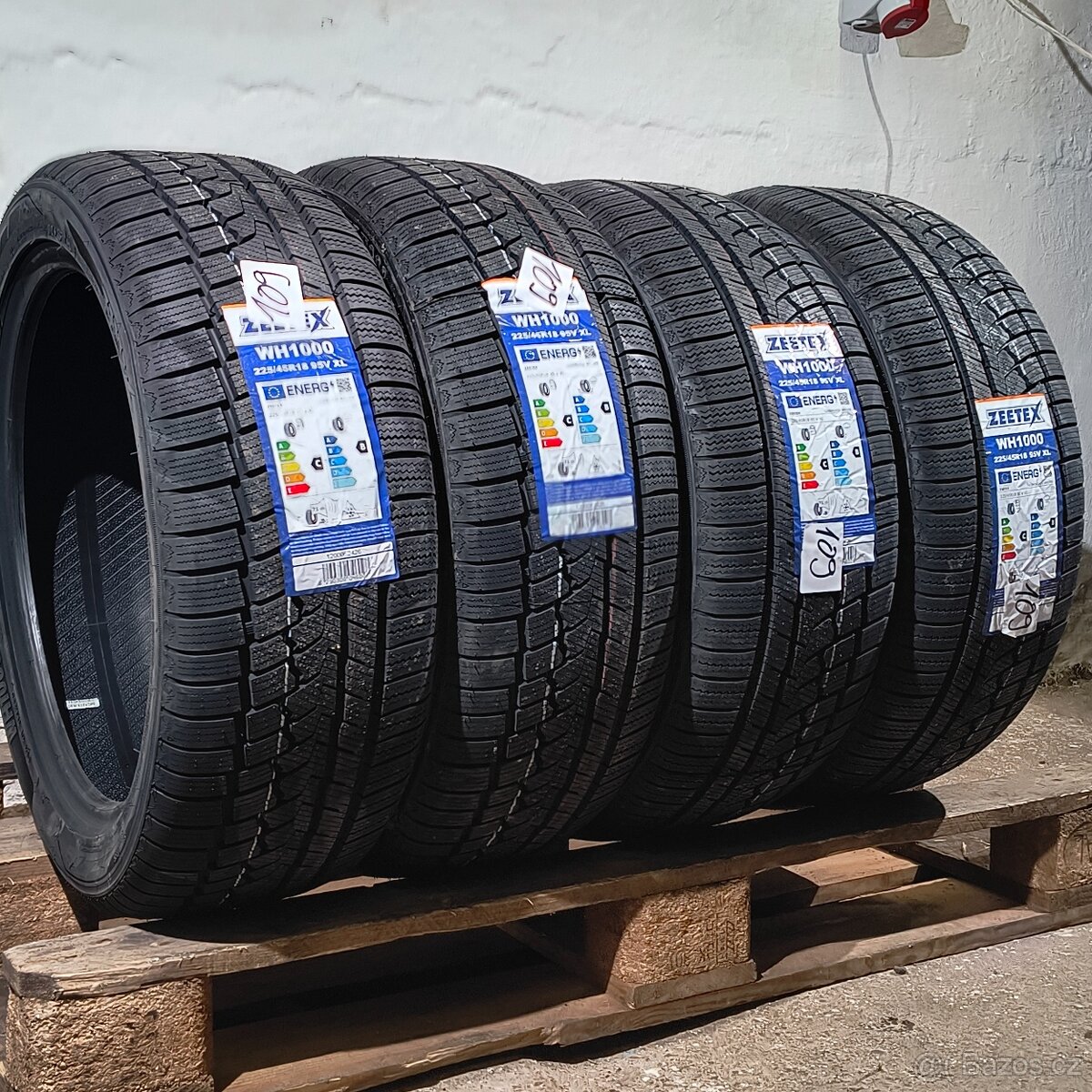 NOVÉ Zimní pneu 225/45 R18 95V XL Zeetex