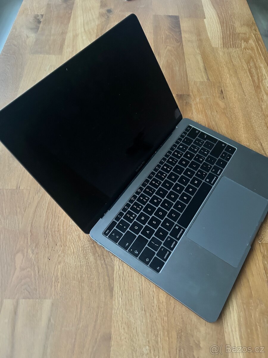 MacBook Pro 13 rok výroby 2017