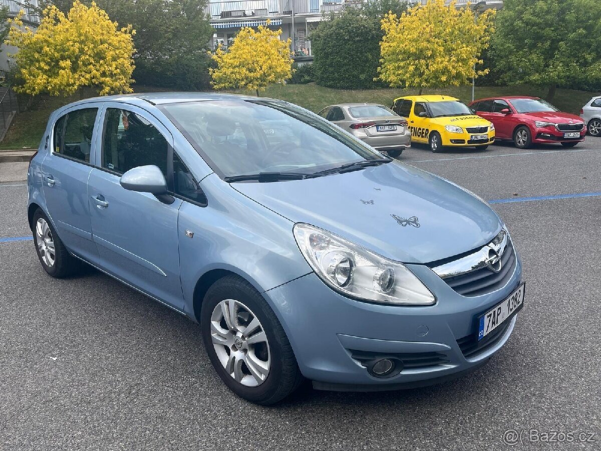 Opel Corsa D 1.2 59kw benzín 71.000km najeto ověřené km