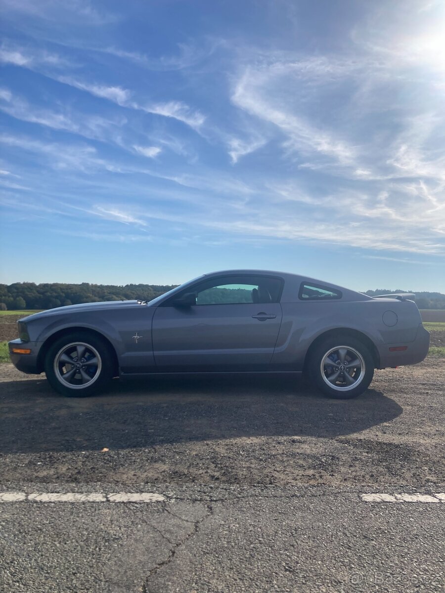 Ford Mustang V6