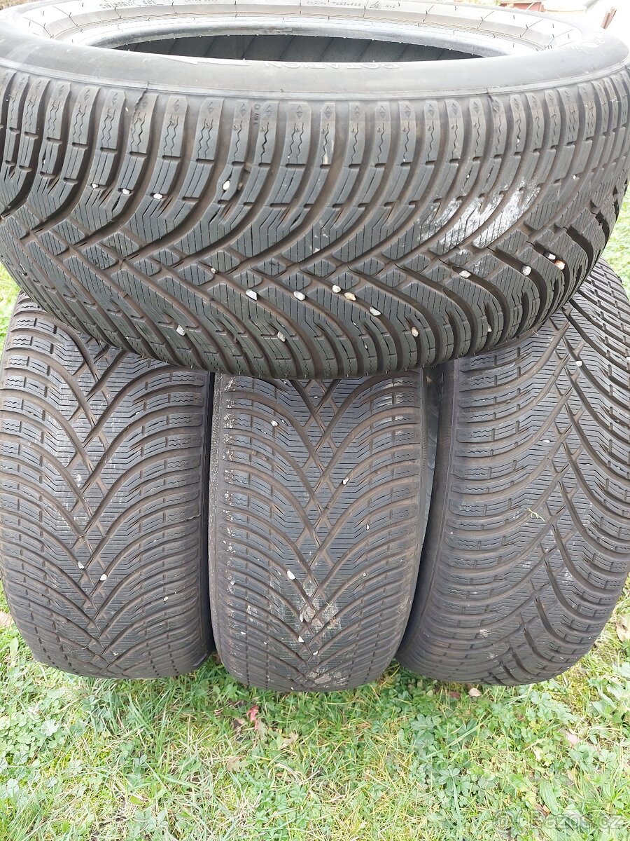 Zimní pneu BFGoodrich G-FORCE WINTER 2  215/55 R17 98 V