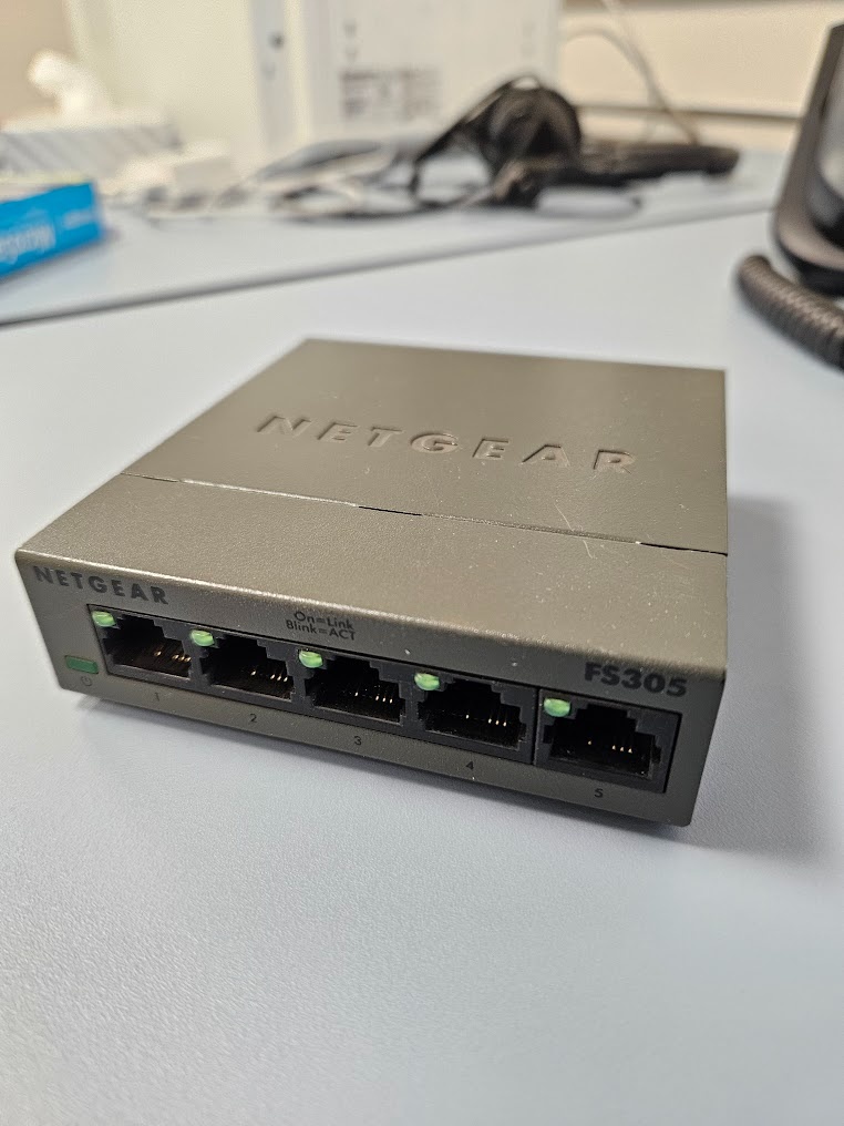 Switch NETGEAR FS305