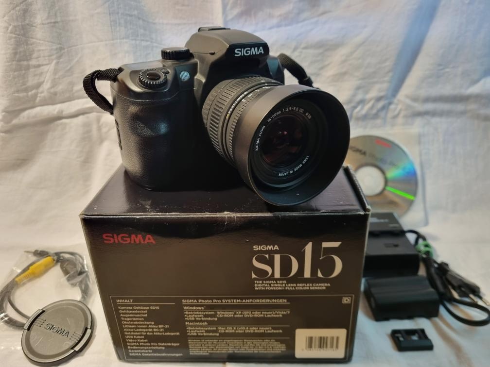 Kamera SIGMA SD 15 - perfektni stav