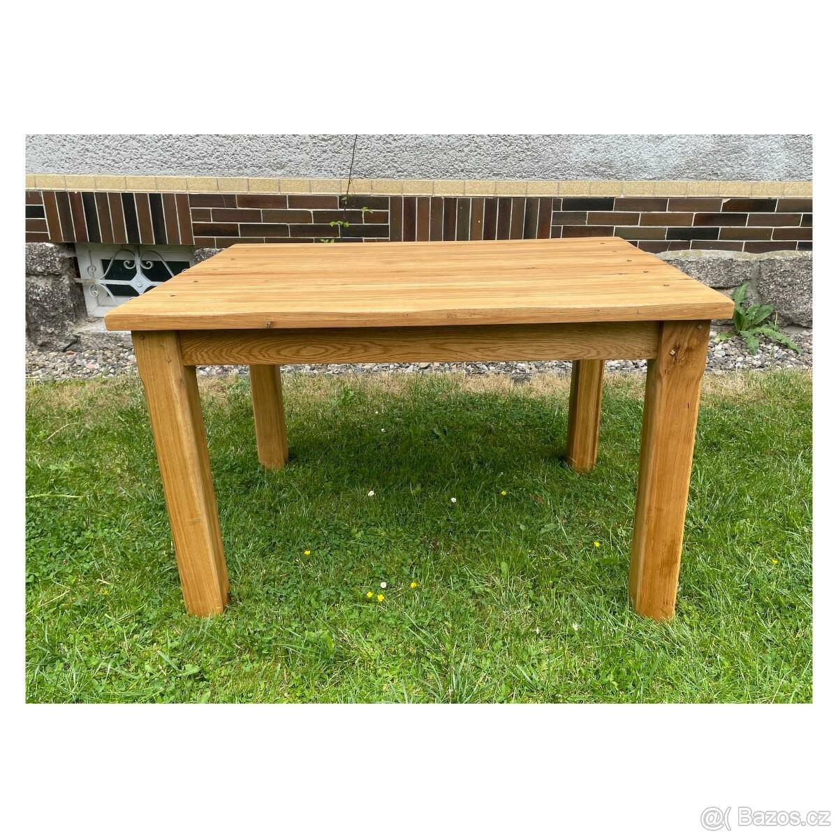 Masivní dubový jídelní stůl  - Nova