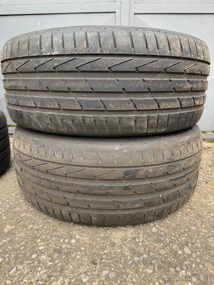 245/45/19 letní pneu Hankook