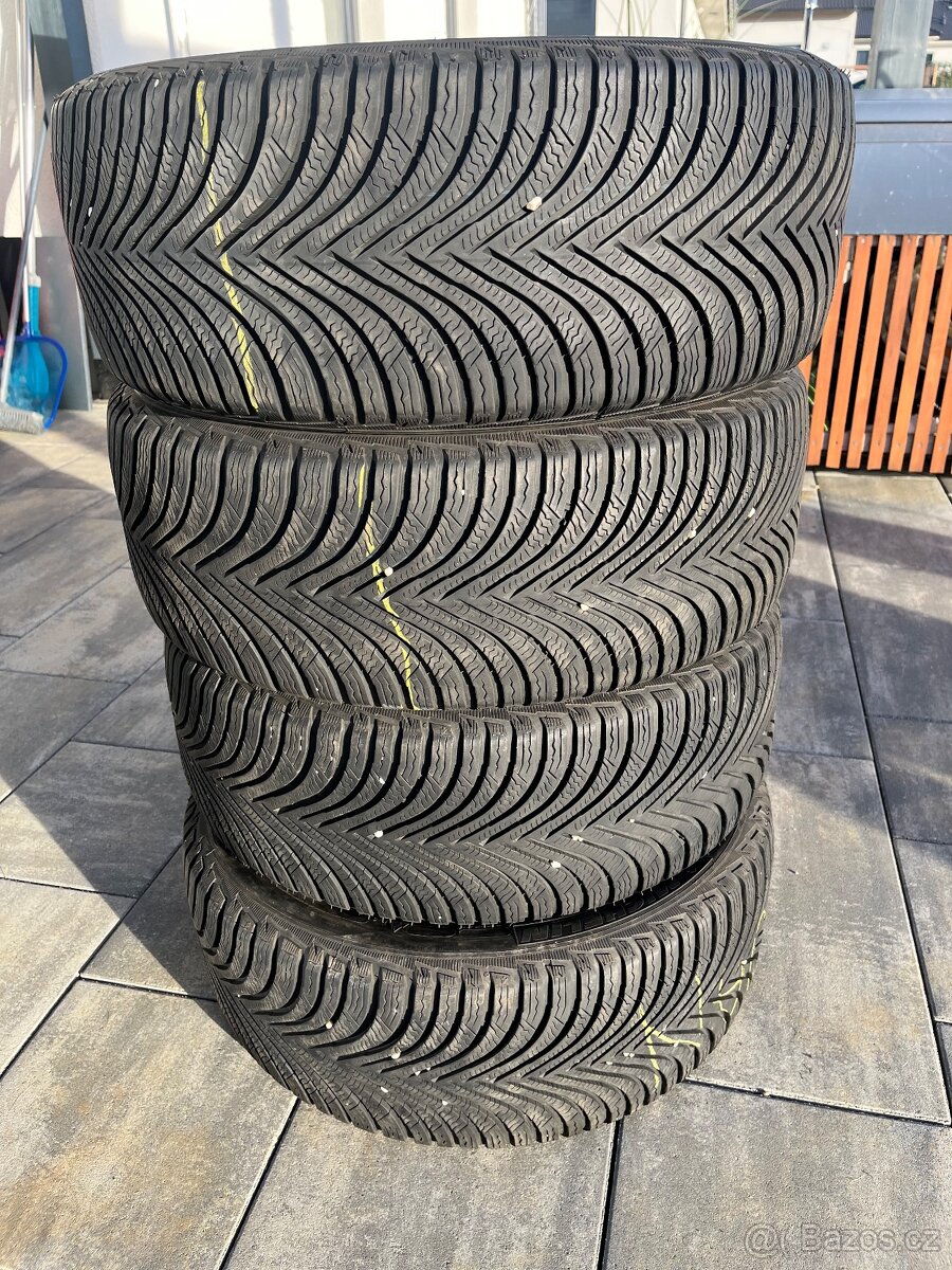 225/45 R17