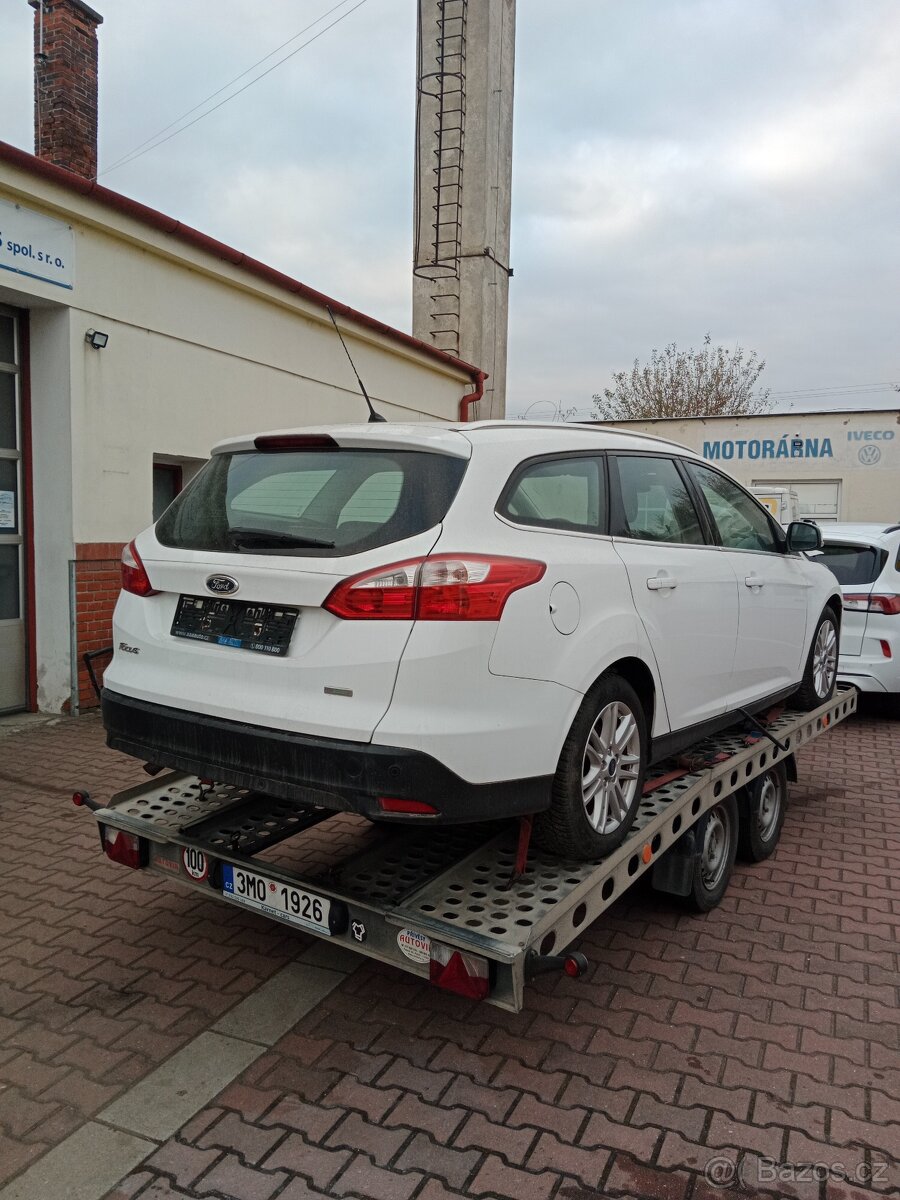 Páté dveře na ford focus III kombi