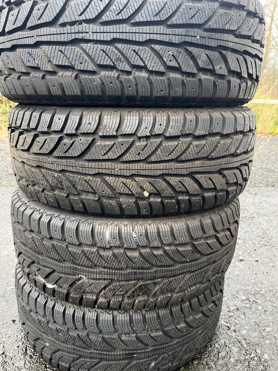 Zimní pneumatiky Cooper 225/55 R18