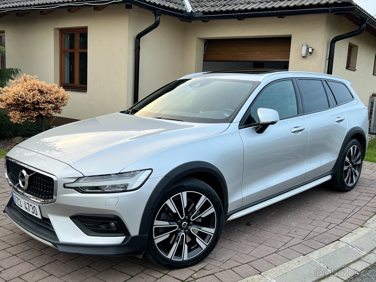 VOLVO V60 2,0 184kW B5 AWD CROSS COUNTRY