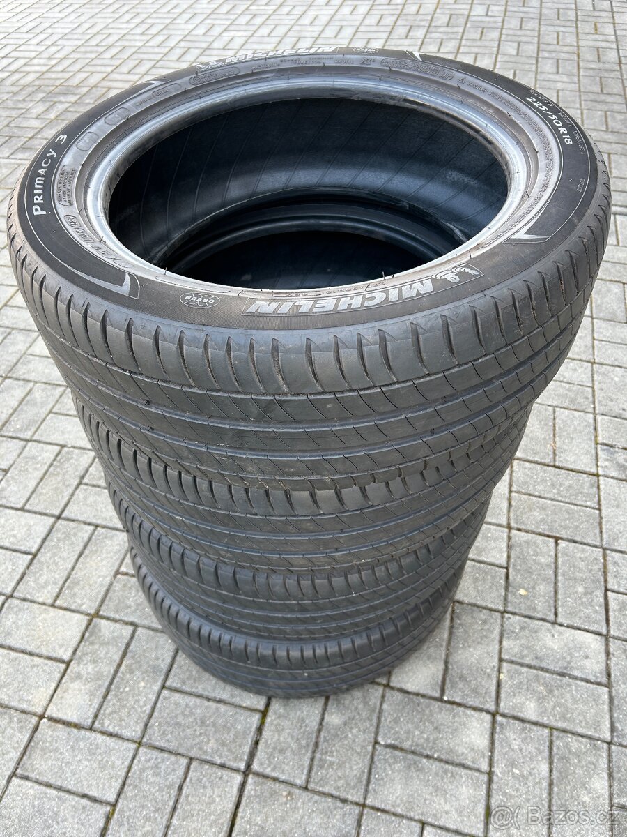 Pneu Michelin 225/50/ R18. 95V Primacy 3.