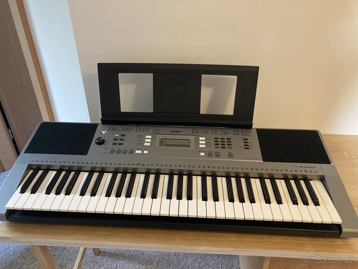 Klávesy Yamaha PSR-E353 pro začátečníky