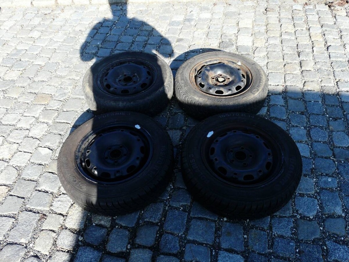 ZIMNÍ PNEU + DISKY SEAT 14" VW ,ŠKODA 165/70R14