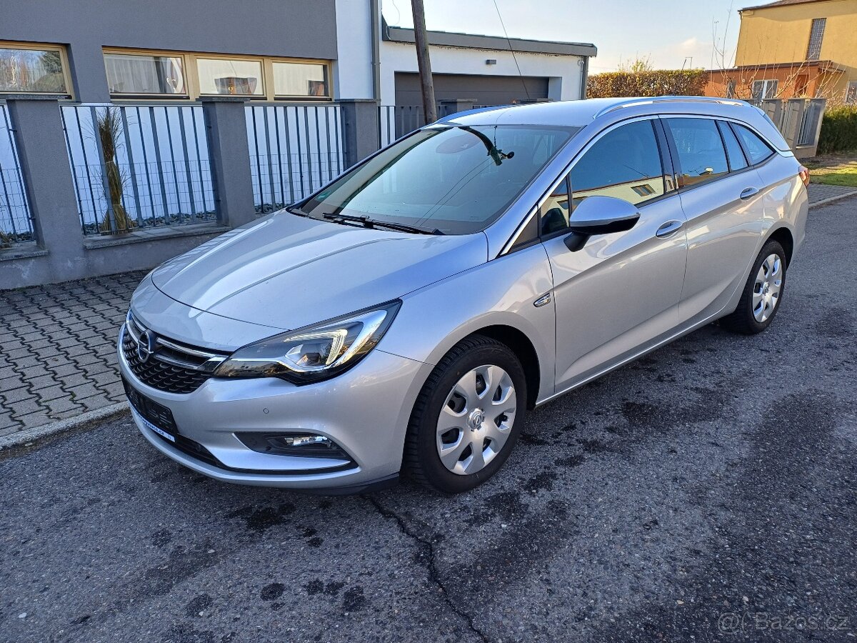 Naftová Opel Astra 1.6 kamera 2017