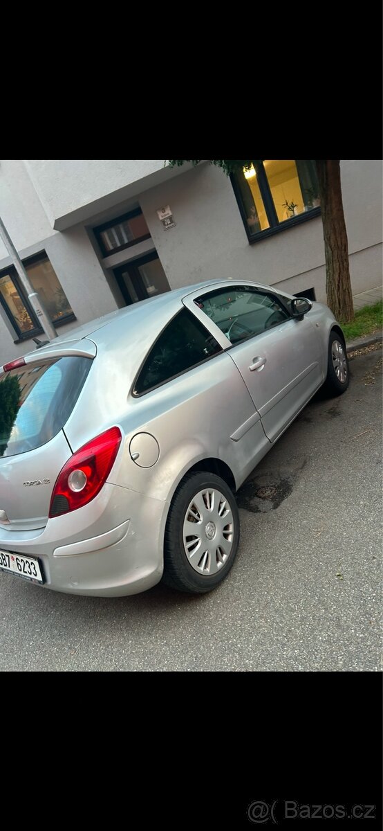 Prodám Opel Corsa 1.2 16 V Benzin stk 6/2026