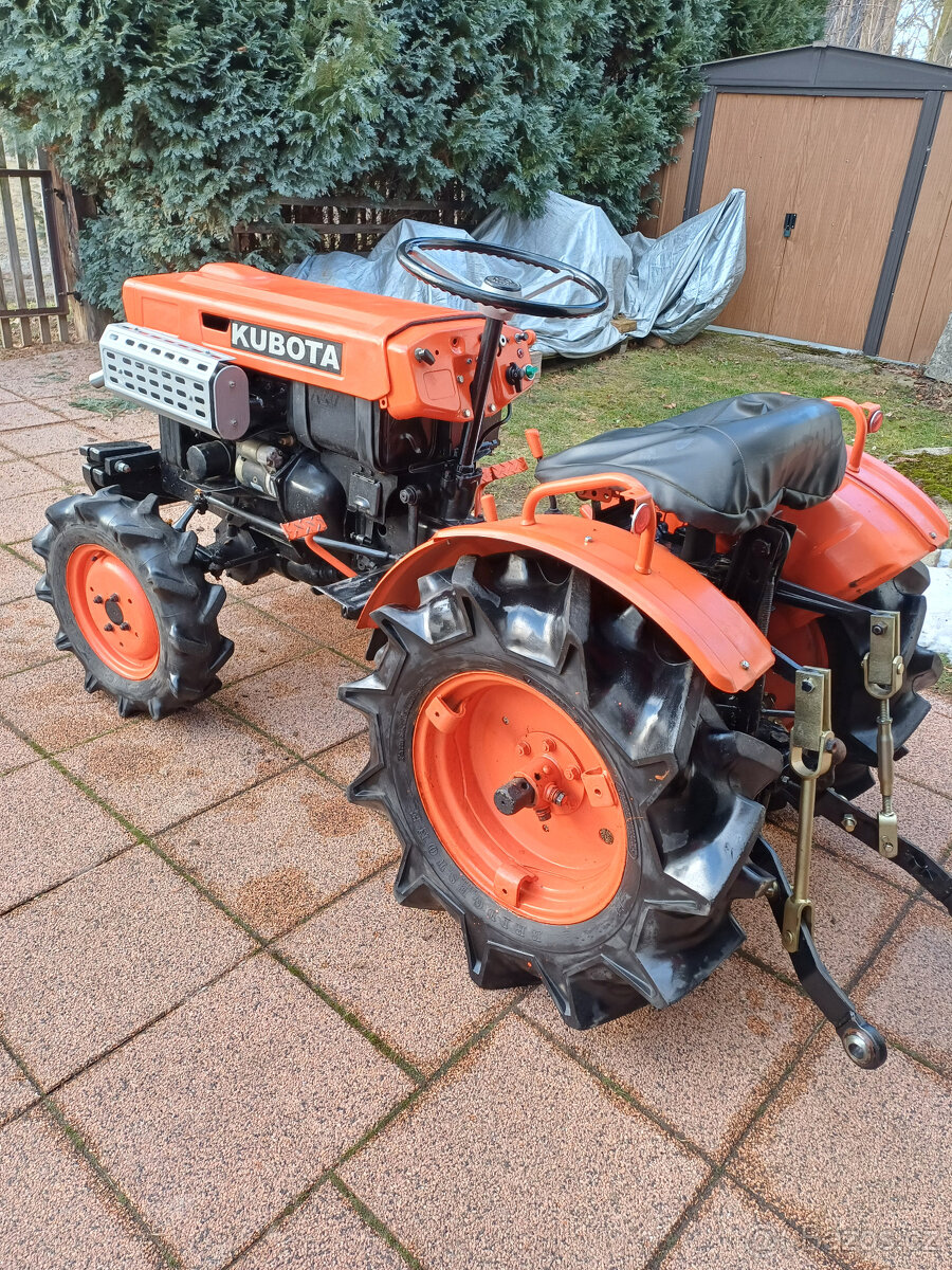 Malotraktor Kubota B 7000