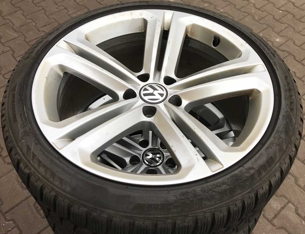 Sada originál VW 9x19" ET33 5x112x57 a Bridgestone