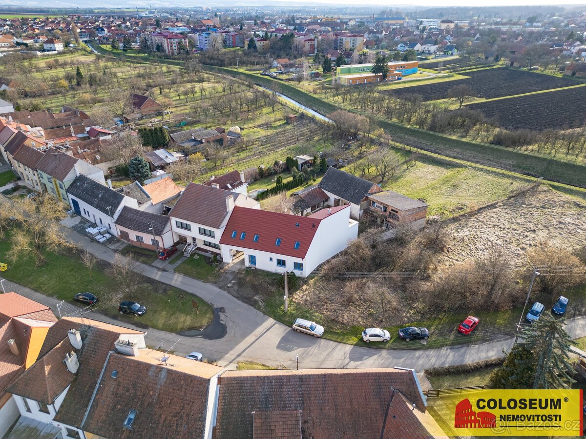 Uherský Ostroh, RD 9+1, novostavba, užitná plocha 315m2 - ro