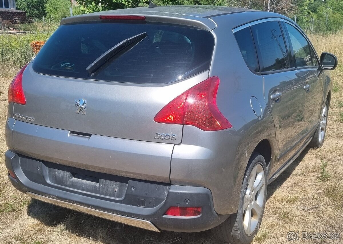 Rozprodám Peugeot 3008 2.0 HDI 120kw automat 2012