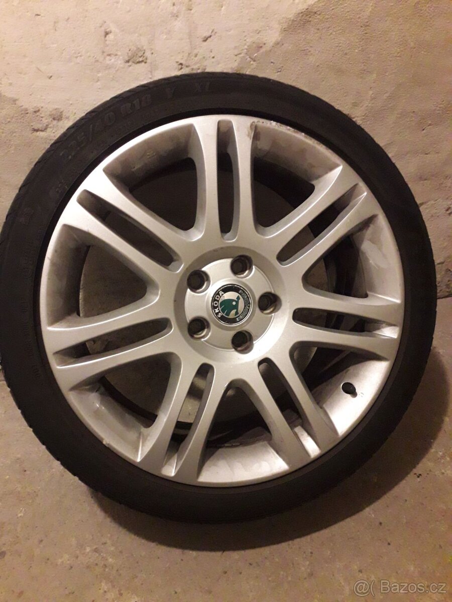 Letní kola 225/40 R18