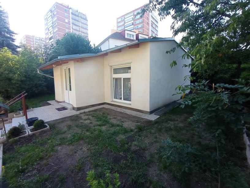 BEZ PROVIZE RK majitel pronajme 1kk 22m2 + 10m2 Michle