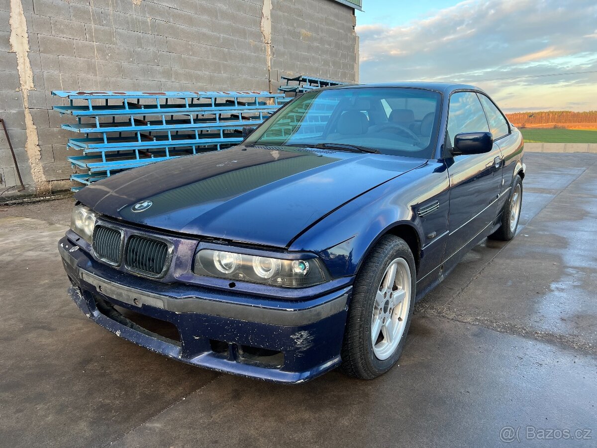 BMW E36 318is Coupe M44B19 MontrealBlau