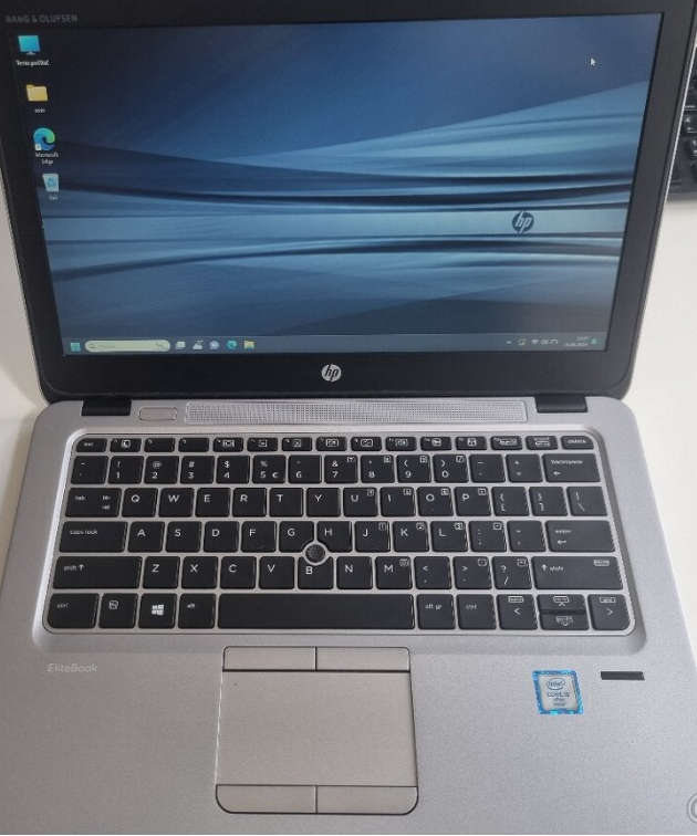 HP elitebook 820g3 I5 16gb