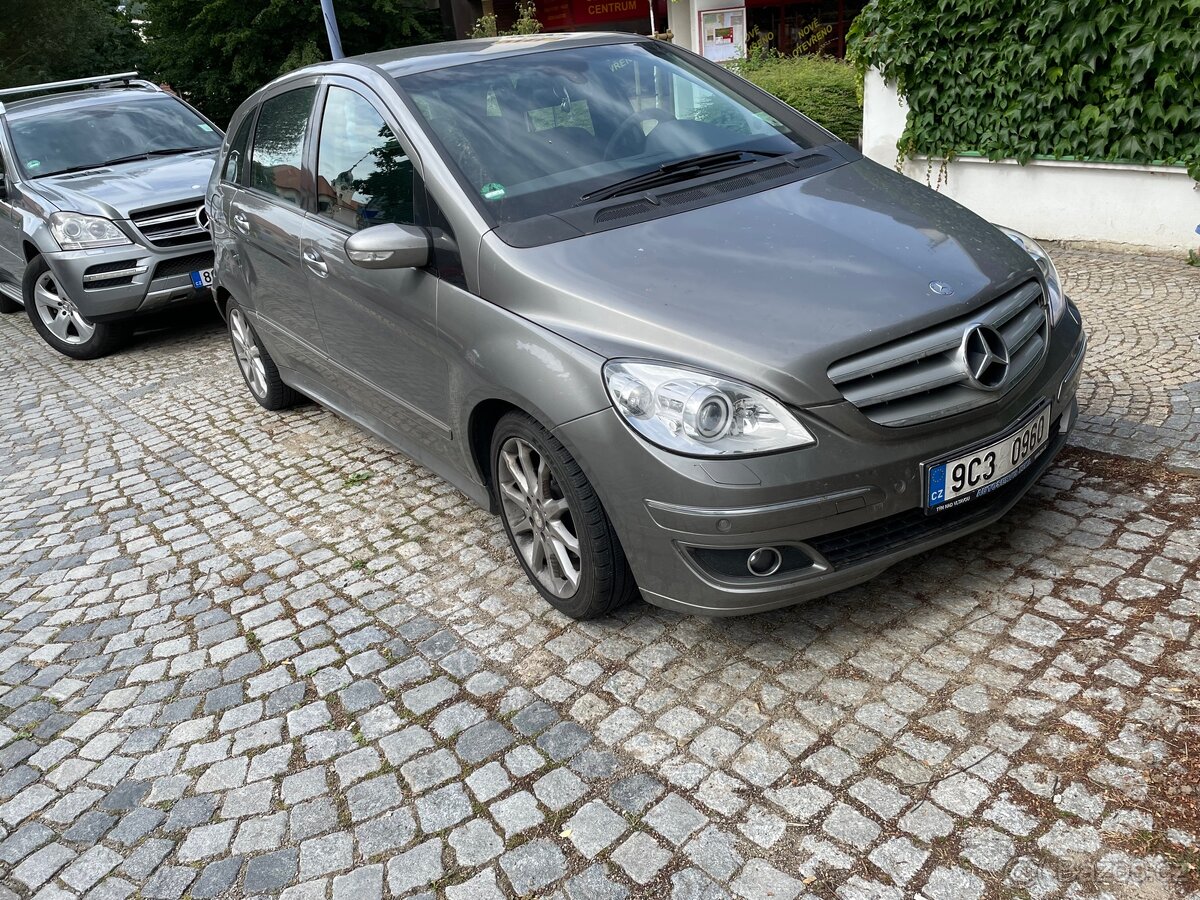 Mercedes B200