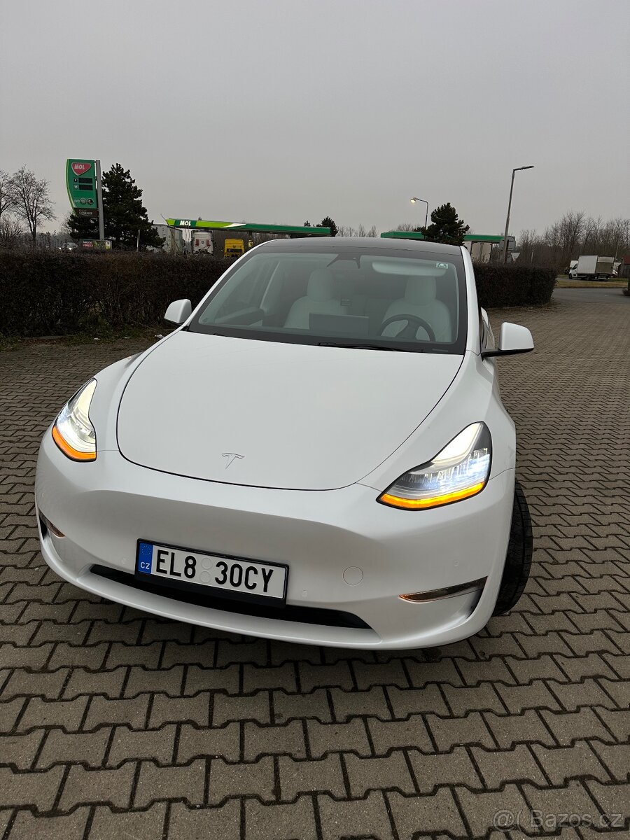 TESLA model Y long Range free nabíjení