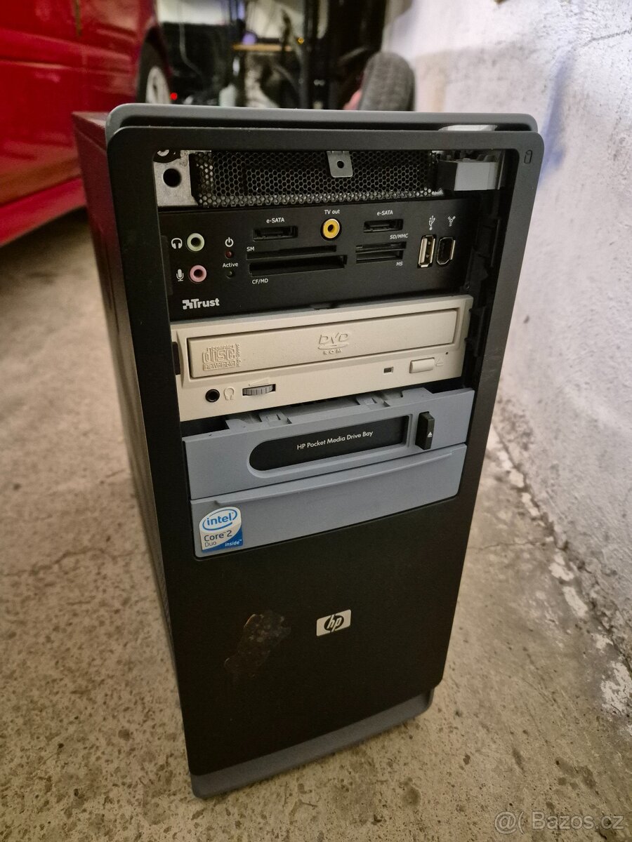 Intel C2Q9400, 8GB Ram, VelociRaptor 300GB, čtečka karet