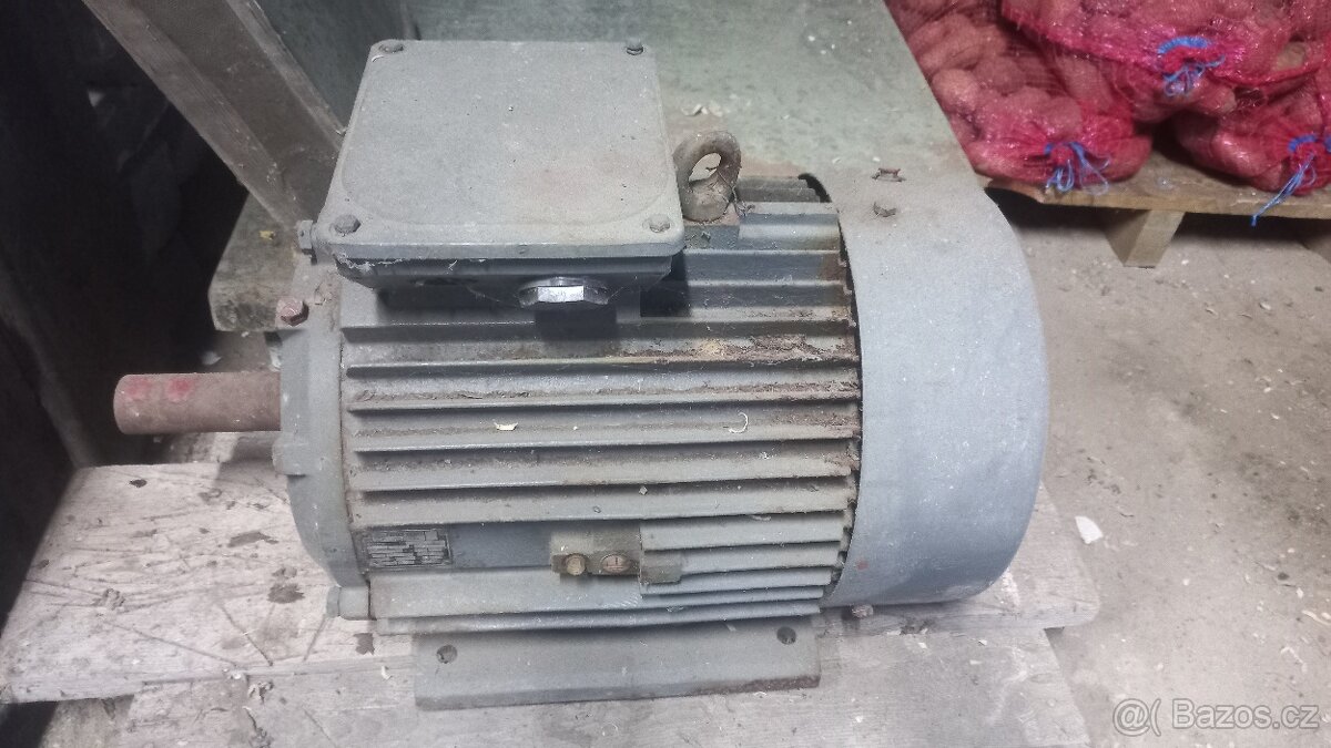 Elektromotor 7.5 kW 730 ot.