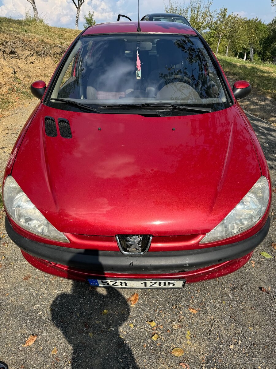 Prodám Peugeotu 206 1.4 benzin