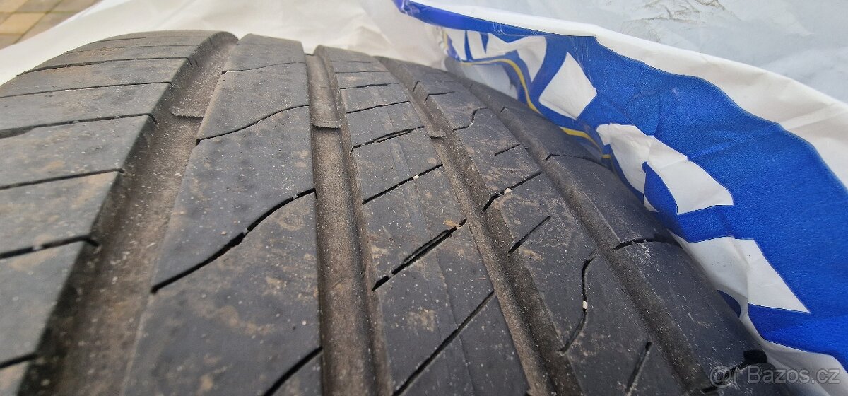 Pneu 215/55R18/99V zanovní