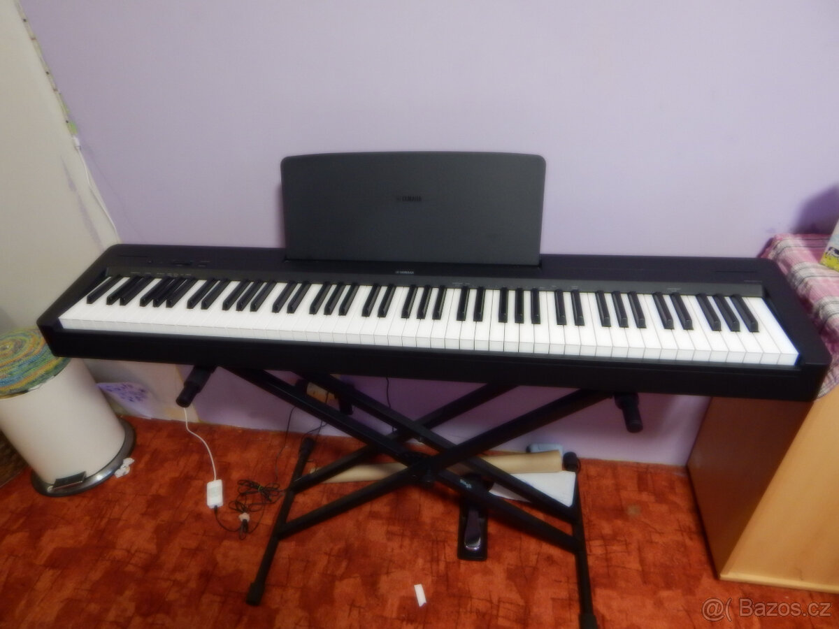 digitální piano Yamaha P-145