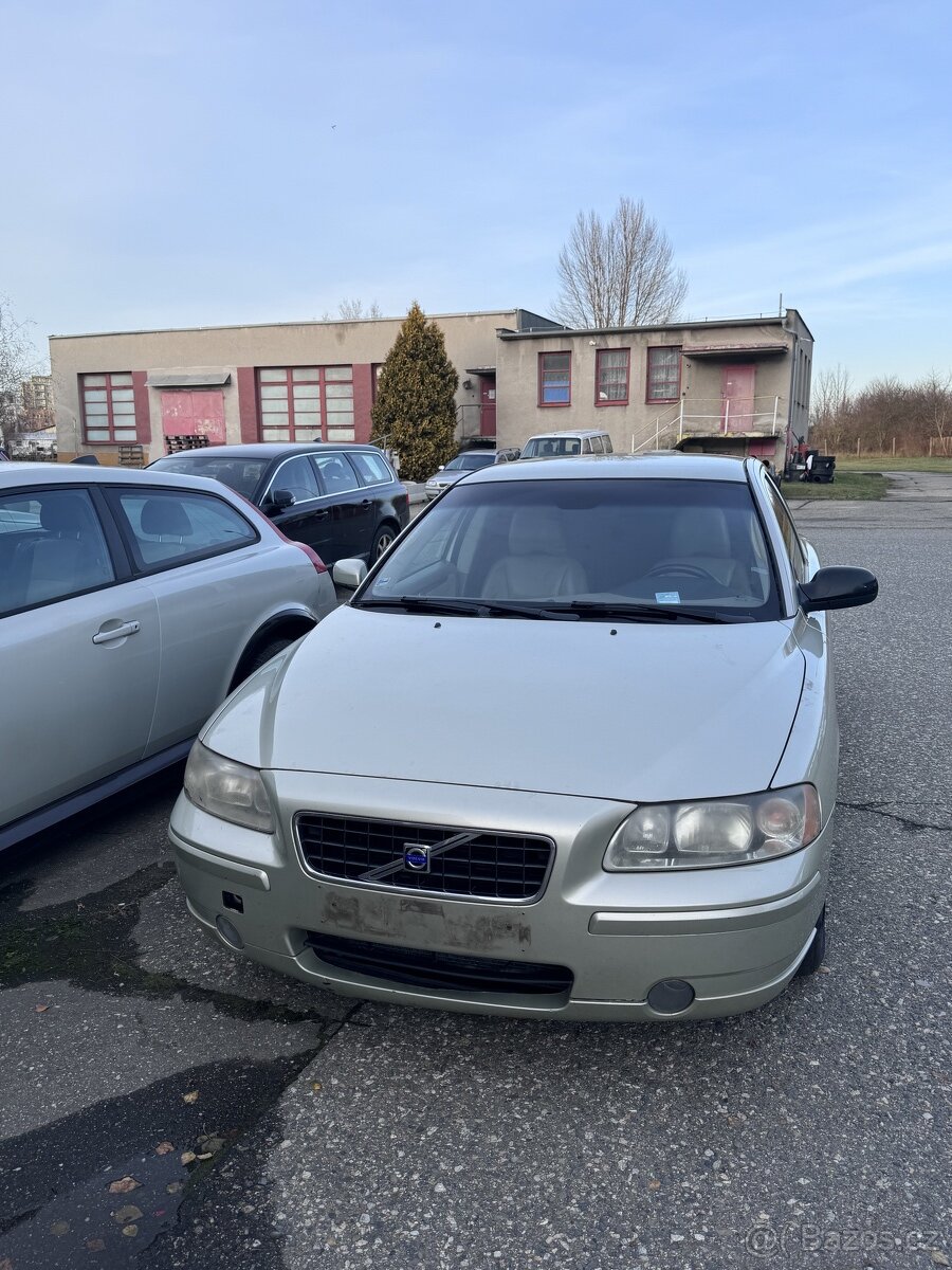 Volvo S60 2.4 D5 136kw NÁHRADNÍ DÍLY