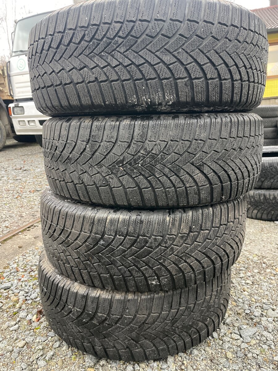 Zimní pneumatiky 235/55/19 Bridgestone