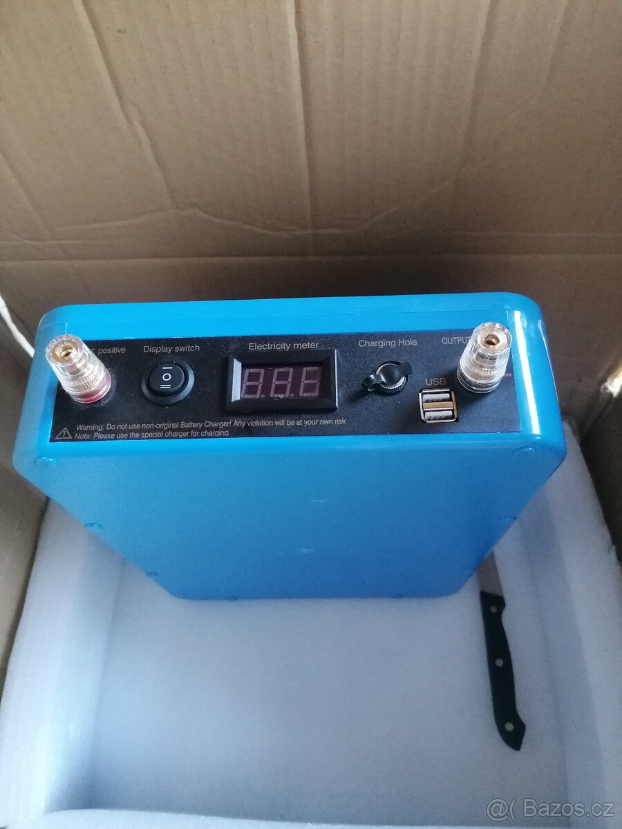 "kufřík" LiFePo4 baterie s kapacitou 80Ah/12,8V s LCD a USB