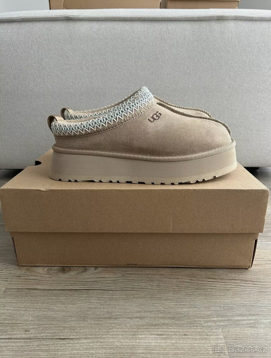 UGG Tazz sand 40