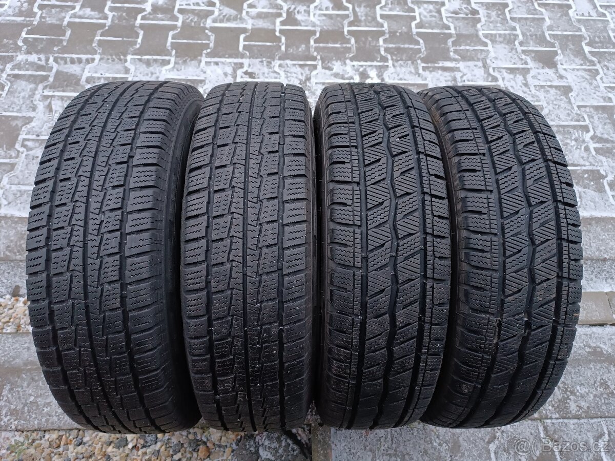 PRODÁM ZIMNÍ PNEU 205/75R16C