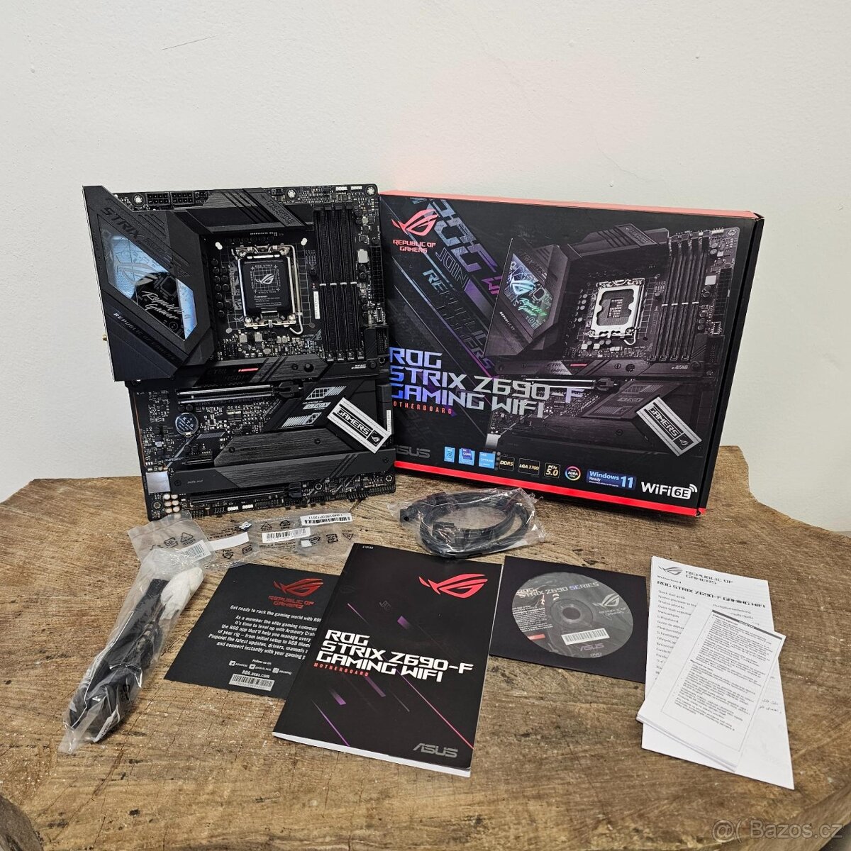 ASUS Z690-F ROG STRIX GAMING WIFI - Socket 1700, DDR5