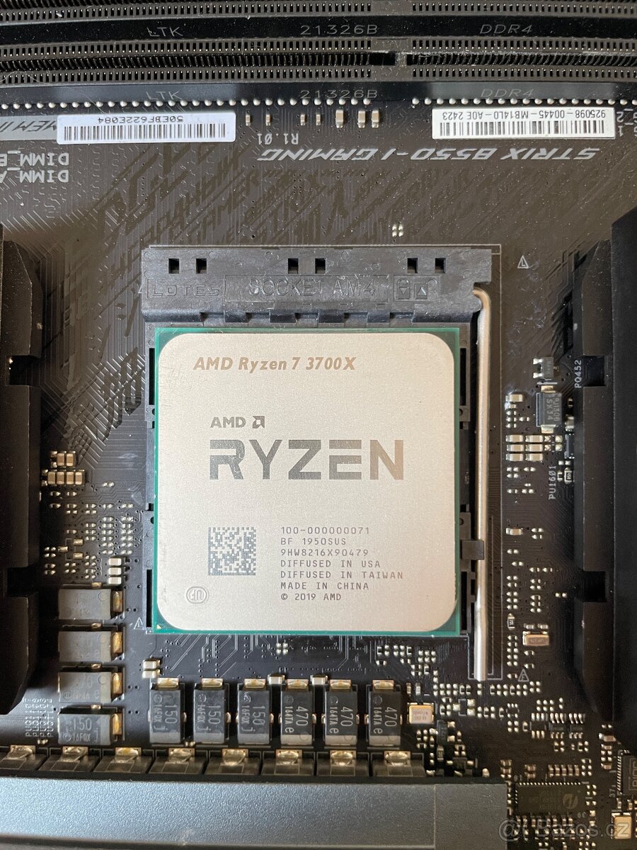 AMD Ryzen 7 3700X CPU