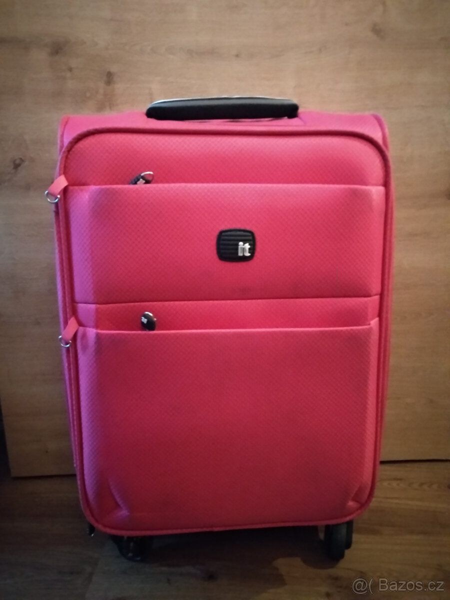 Cestovní kufr pro ženy a slečny - ihned k dispozici