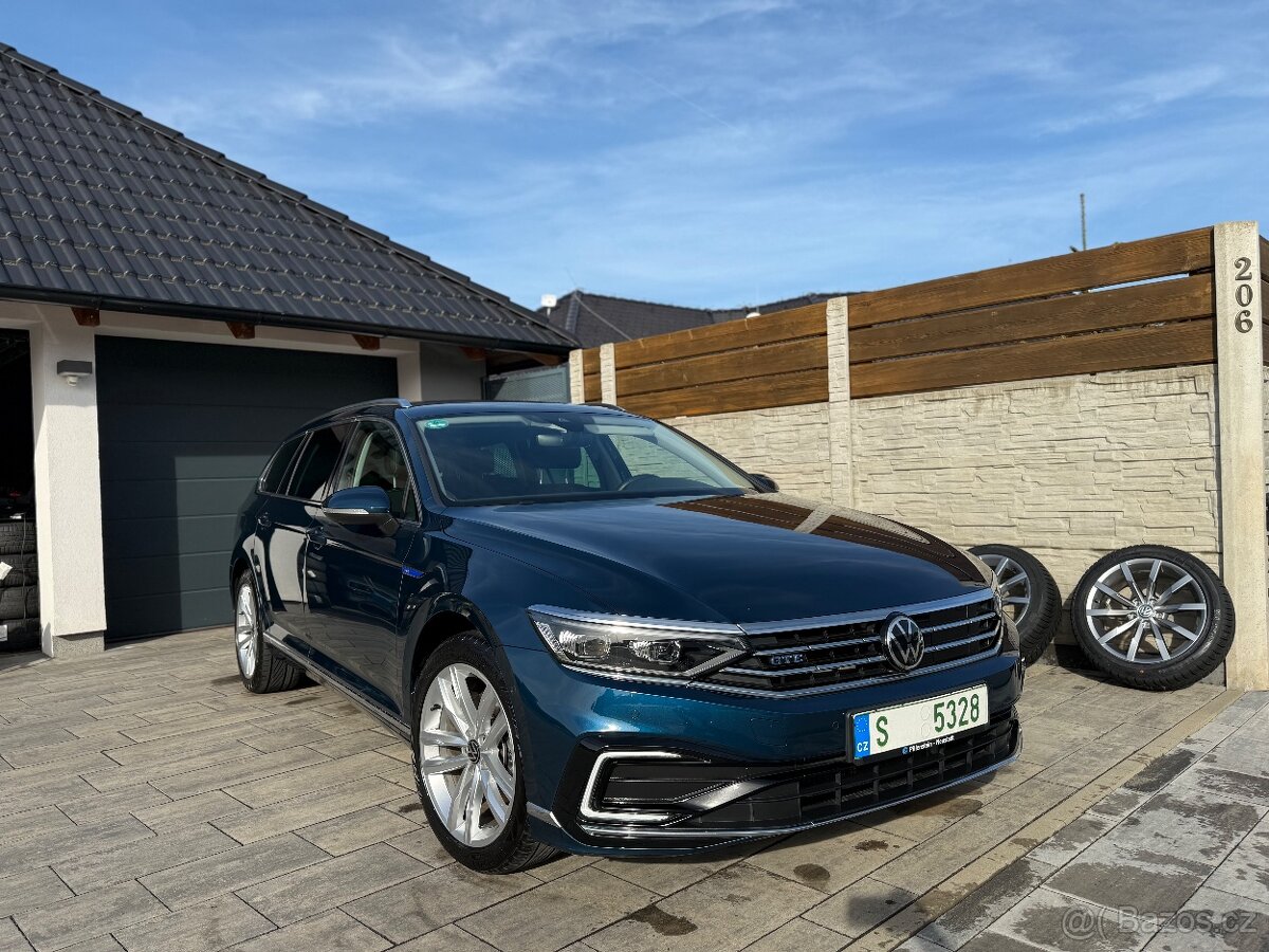 VW Passat B8 M2021 1.4TSI+ELE-MATRIX/KAMERY360/TAŽNÉ/ZÁRUKA