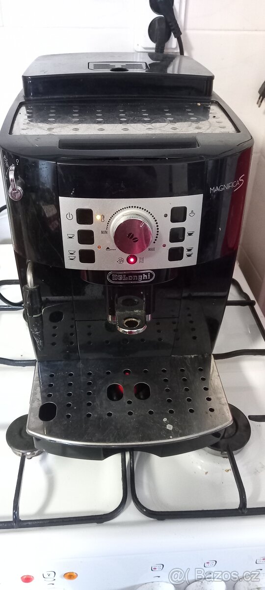 Kávovar delonghi automatický