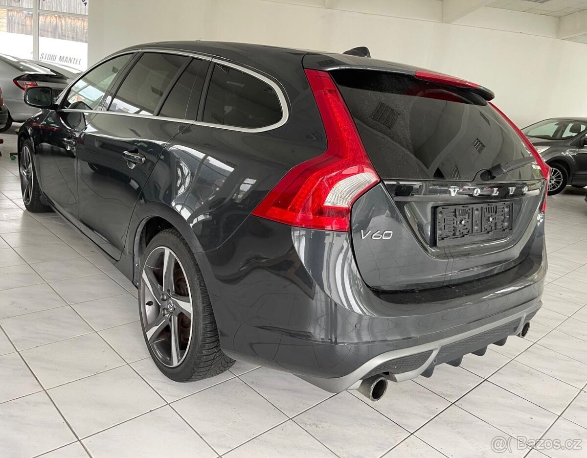 Volvo V60 T3 1.6i R-DESIGN