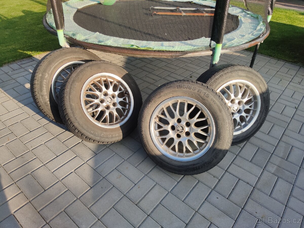 Litá 15" kola, 5x100 s letními pneu 195/65 r15