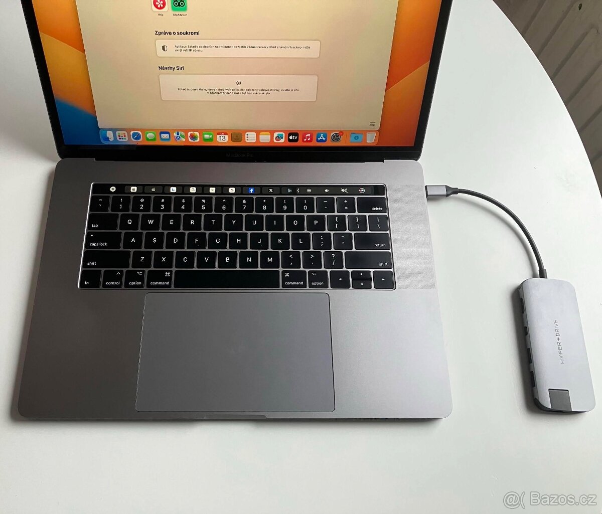 Apple MacBook Pro 2017 15' + HyperDrive dongle