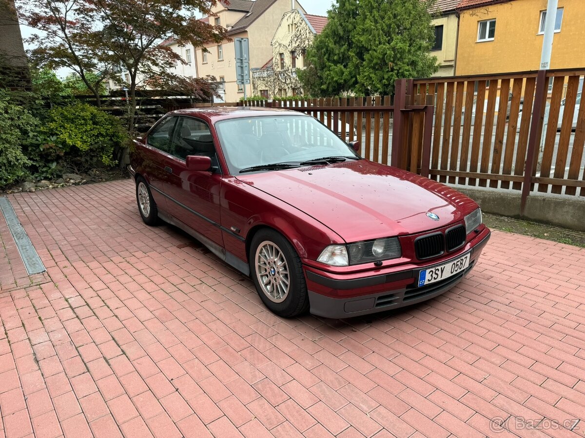 BMW e36 318is