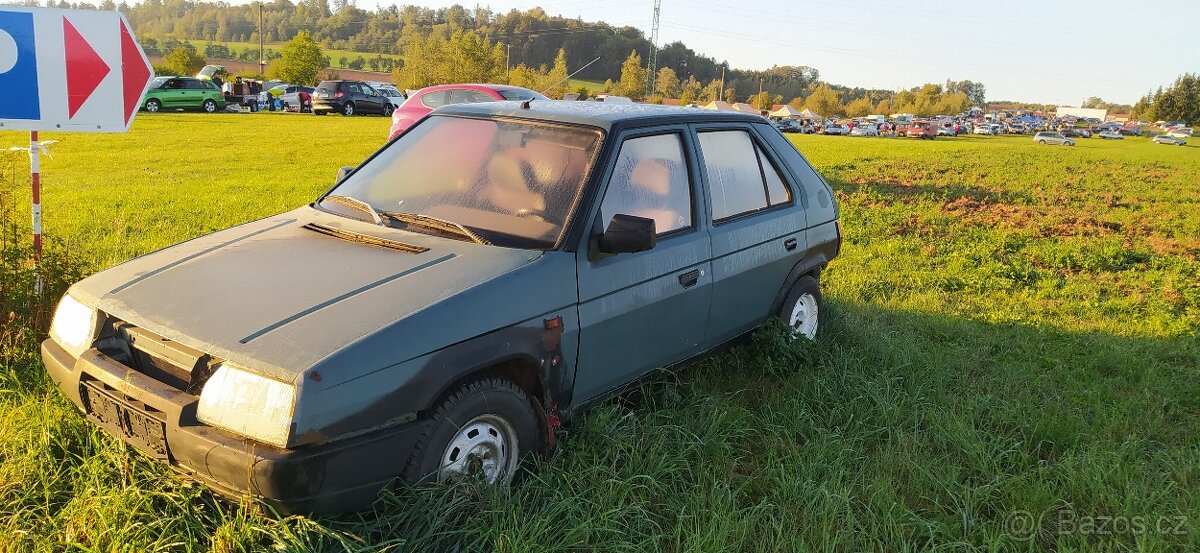 Prodám Škoda Favorit  a SIMCA, na náhradní díly, pojízdné.