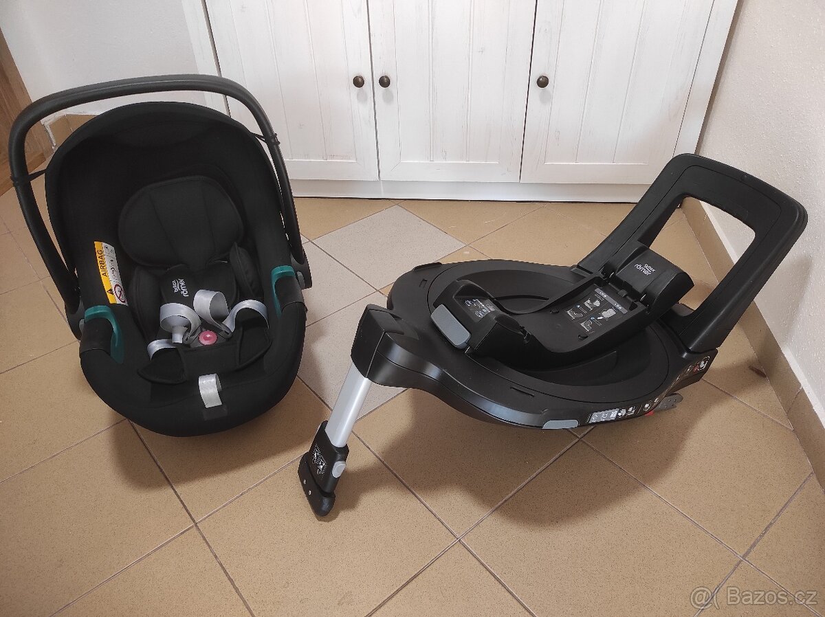 Britax Romer Baby Safe 3 i-size + základna