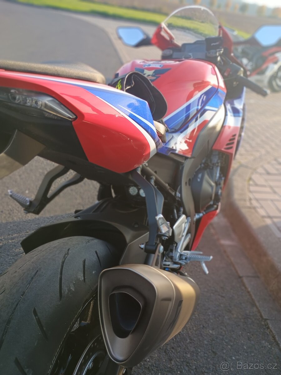 Honda CBR 1000RR Fireblade RR 2021